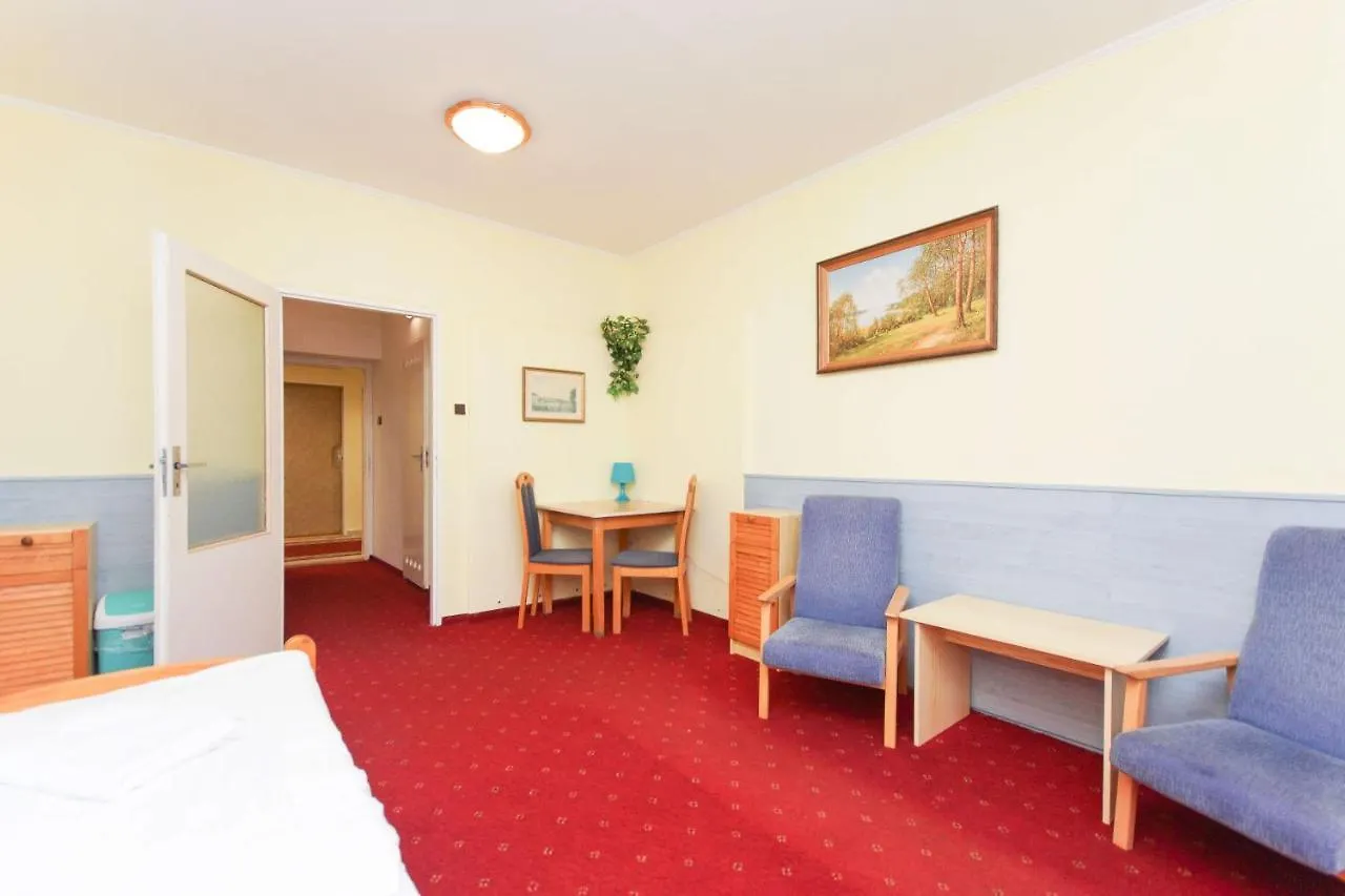 Sport Hotel Gejzirpark Karlsbad 2*,